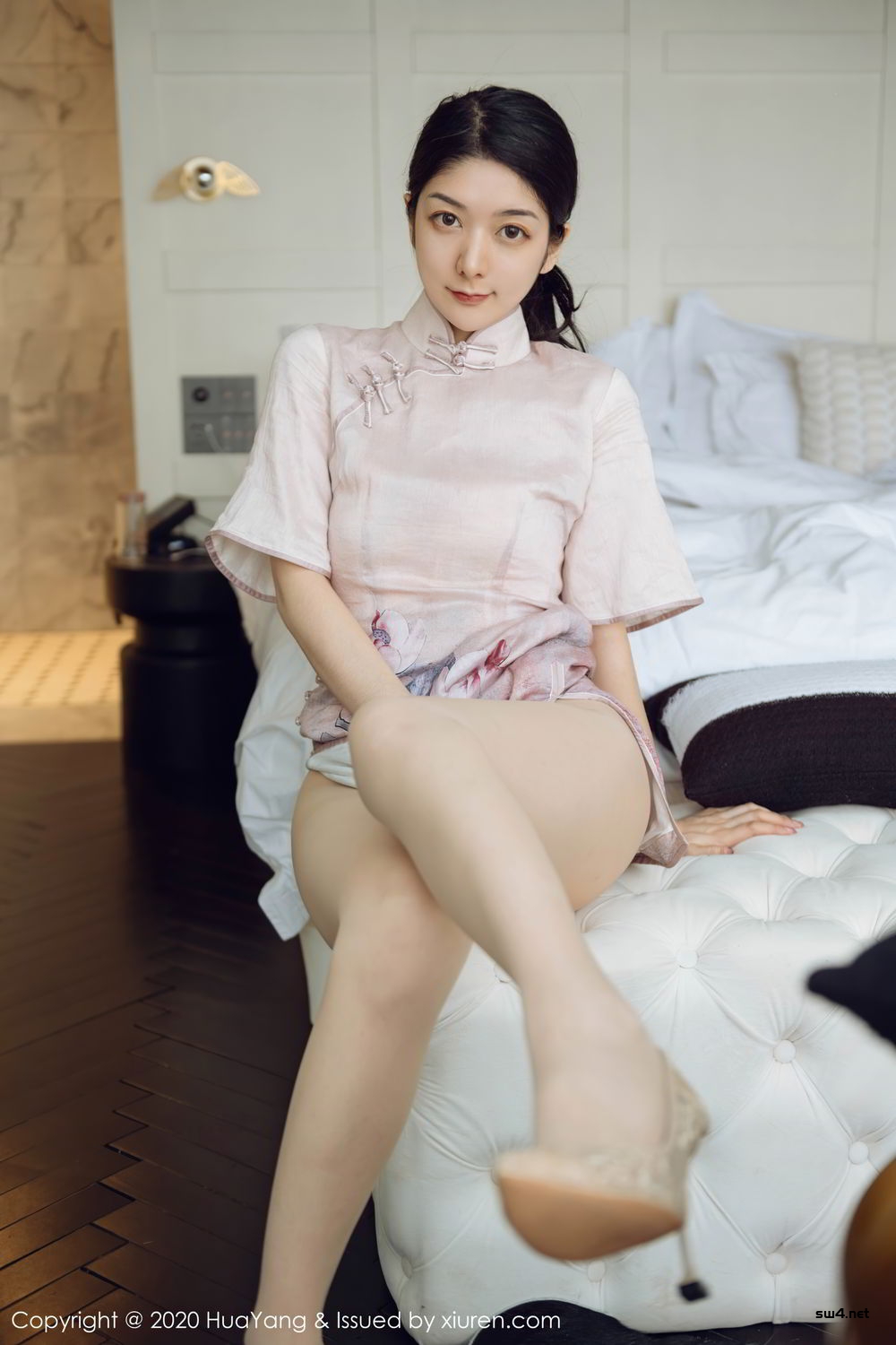 [HuaYang] 2020.09.07 VOL.285 Angela小热巴-丝袜室