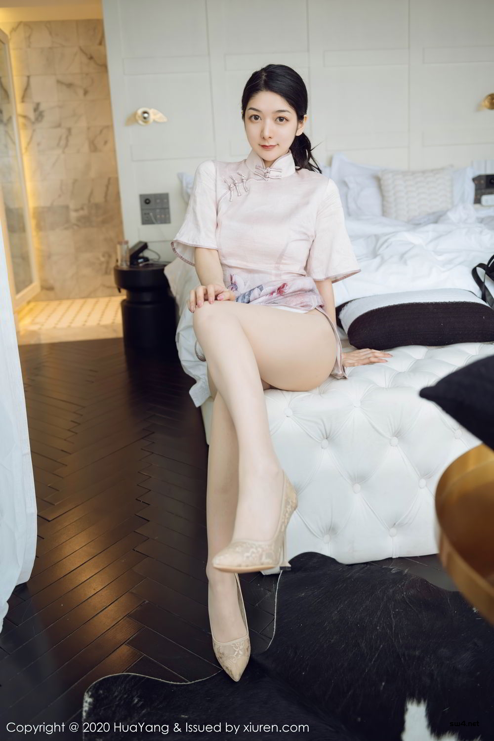 [HuaYang] 2020.09.07 VOL.285 Angela小热巴-丝袜室